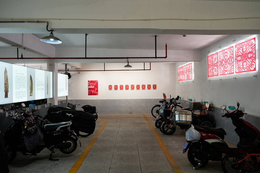 南橋撕紙點(diǎn)亮星夢停車棚<strong></p>
<p>膜結(jié)構(gòu)停車棚</strong>，探索社區(qū)文化治理新范式:膜結(jié)構(gòu)停車棚